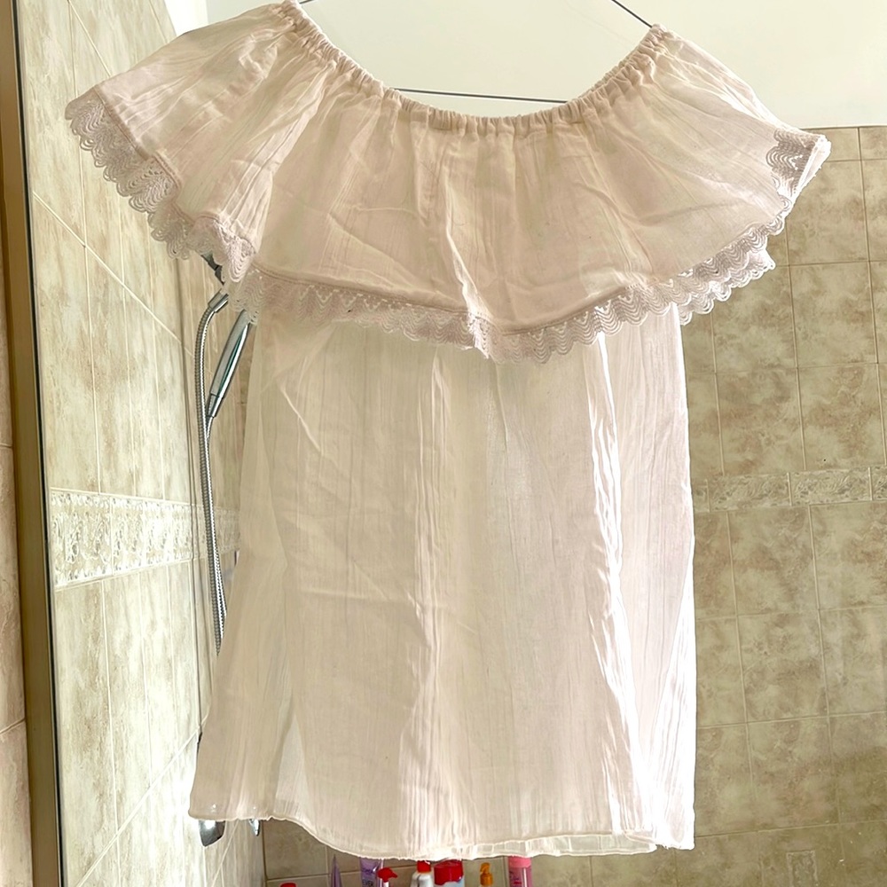 Gauzy white cotton off the shoulder top with lace trim white size med NWT